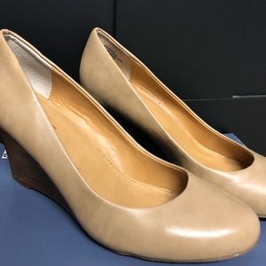 Nine West Wedged Flat 7.5